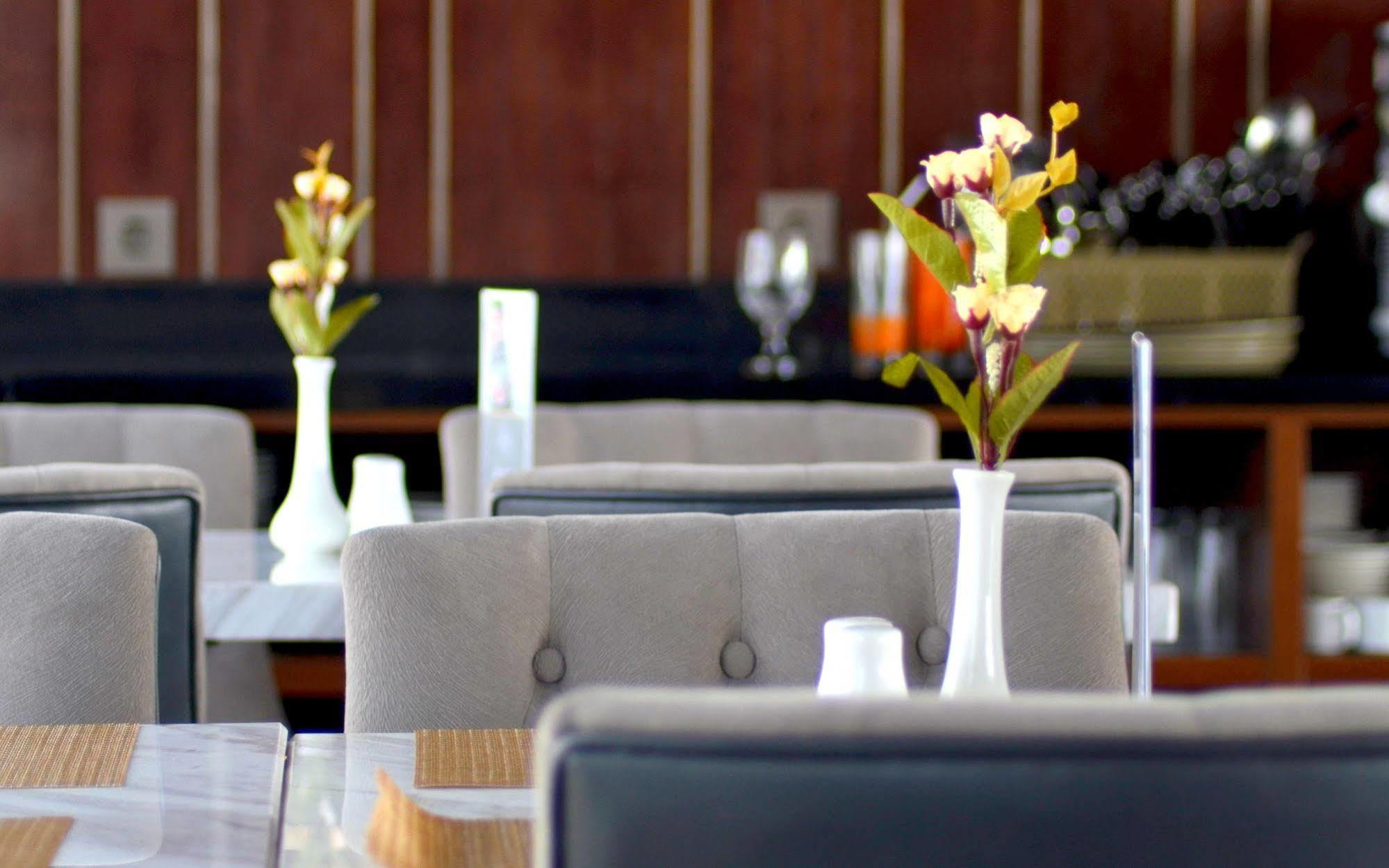 סמאראנג Louis Kienne Hotel Simpang Lima מראה חיצוני תמונה